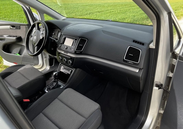 Volkswagen Sharan cena 65900 przebieg: 215000, rok produkcji 2015 z Dębica małe 352
